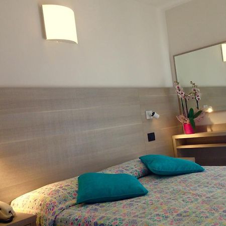 Hotel Daniela Rimini Exterior photo